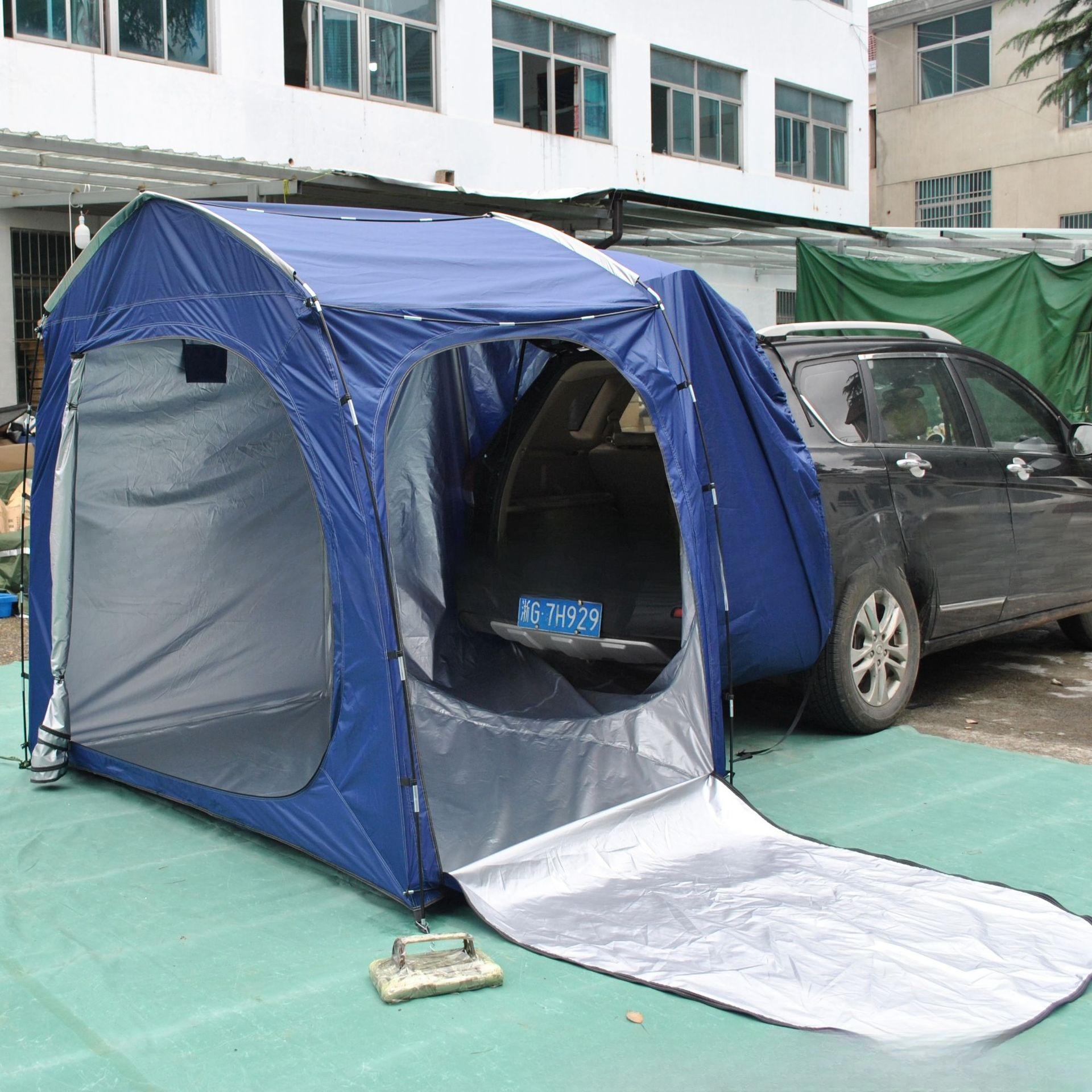 Easy to store full-model rear  - Emergency Mylar Tent avis et prix